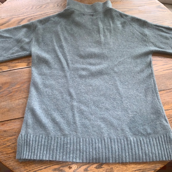 LOU GREY ribbed sage sweater /vented sides/zip neck/soft!  L - Picture 4 of 5